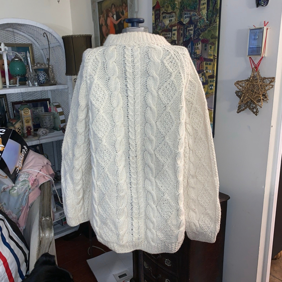 Hand knit Cream Wool Cable Knit Sweater Size M - Picture 3 of 8